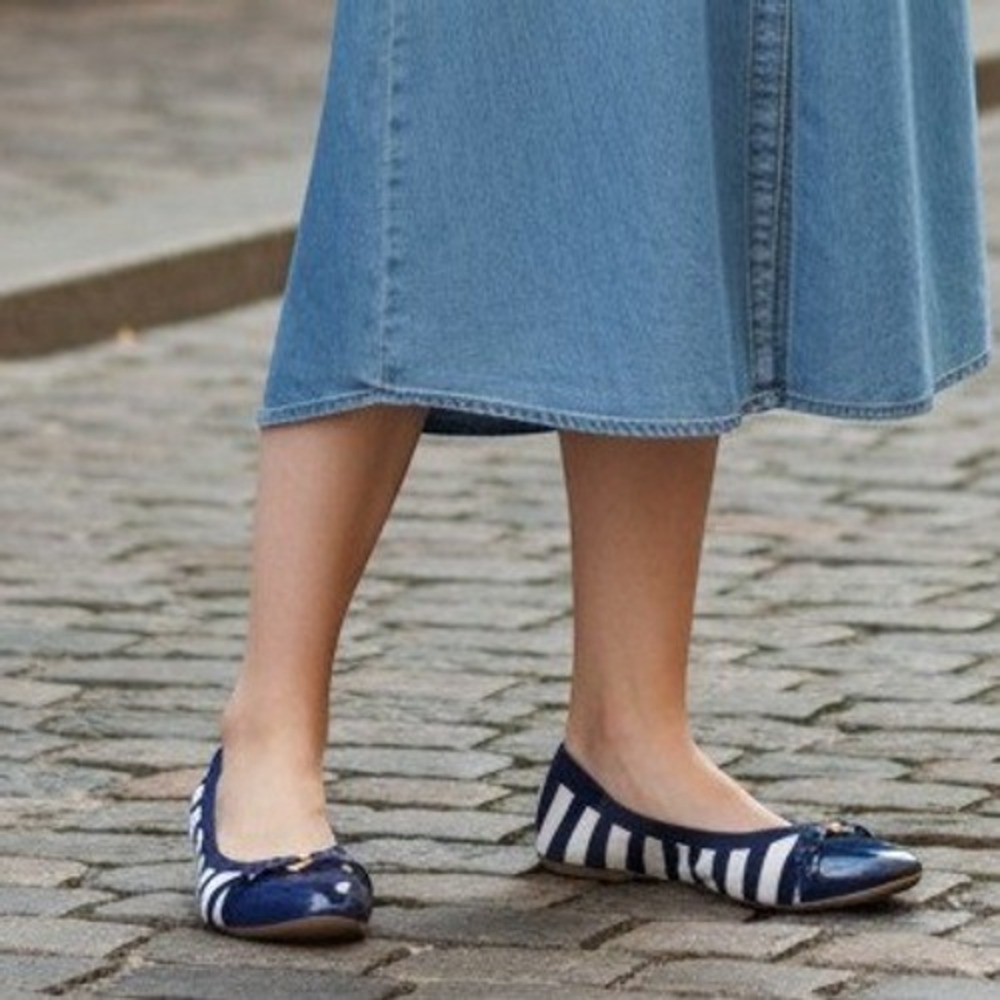 Dexflex Comfort Women Ballet Flat Size 9 Nautical Navy White Striped Patent Toe
